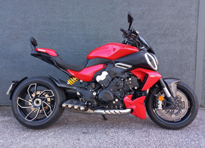 DUCATI DIAVEL V4