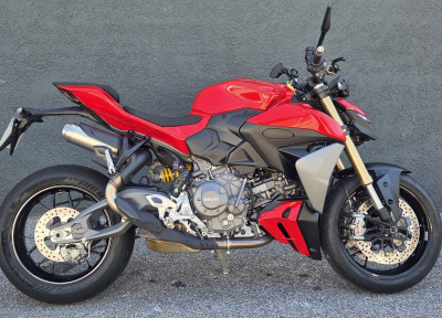 DUCATI STREETFIGHTER V2