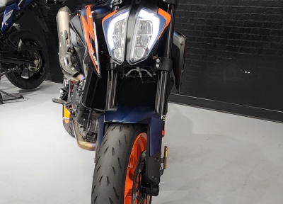 KTM 890 DUKE R