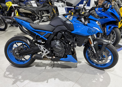 SUZUKI GSX-8S