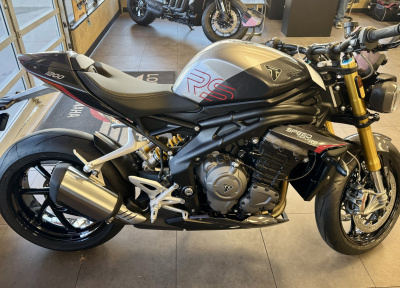 TRIUMPH SPEED TRIPLE 1200 RS