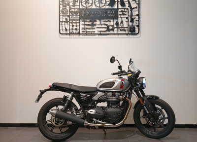 TRIUMPH SPEED TWIN 900