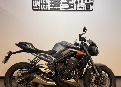 TRIUMPH STREET TRIPLE 765 RS