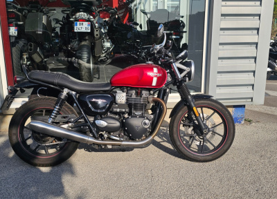 TRIUMPH STREET TWIN  900