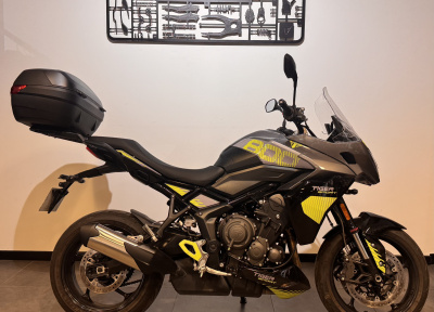 TRIUMPH TIGER 800