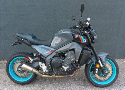 YAMAHA MT-09