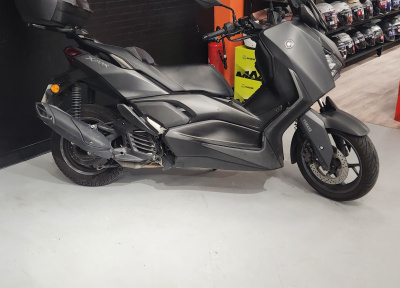 YAMAHA X-MAX 125