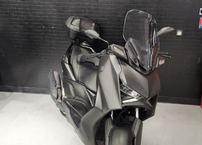YAMAHA X-MAX 125