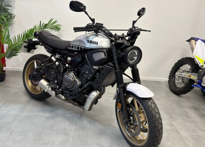 YAMAHA XSR 700 LEGACY