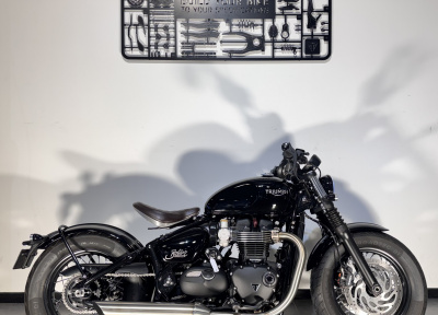 TRIUMPH BONNEVILLE BOBBER 1200