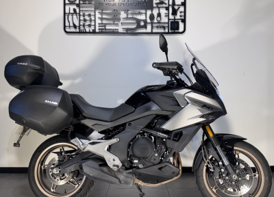 CF MOTO MT 700