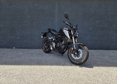 HONDA CB 125  R