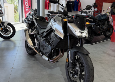 HONDA CB 750 HORNET