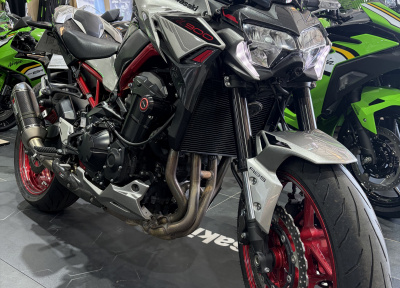 KAWASAKI Z 900