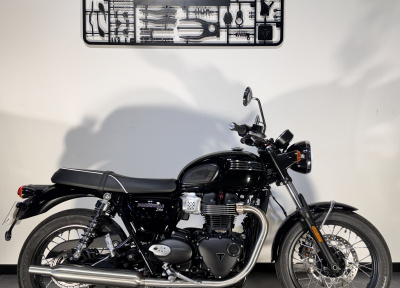 TRIUMPH BONNEVILLE T100
