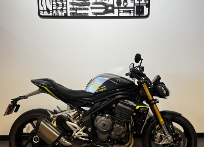 TRIUMPH SPEED TRIPLE 1200 RS