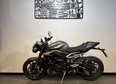 TRIUMPH STREET TRIPLE 765 RS