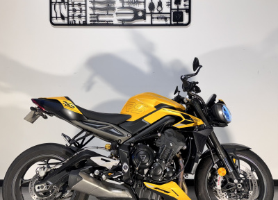TRIUMPH STREET TRIPLE 765 RS