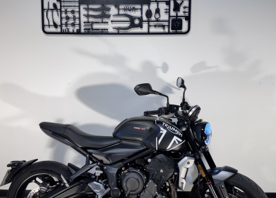 TRIUMPH TRIDENT 660