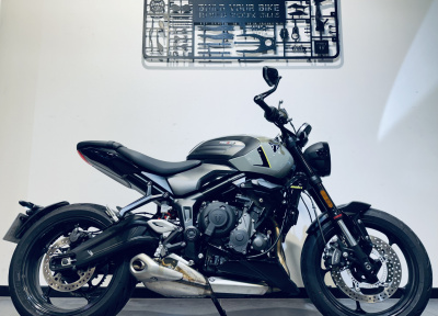 TRIUMPH TRIDENT 660