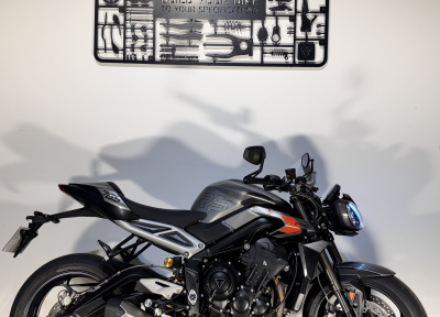 TRIUMPH STREET TRIPLE 765 RS