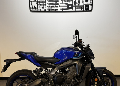YAMAHA MT-09