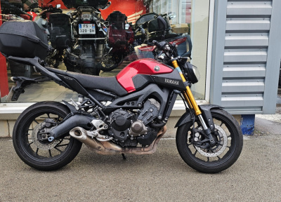 YAMAHA MT-09