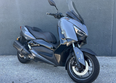 YAMAHA XMAX 300