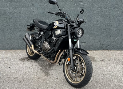 YAMAHA XSR 700