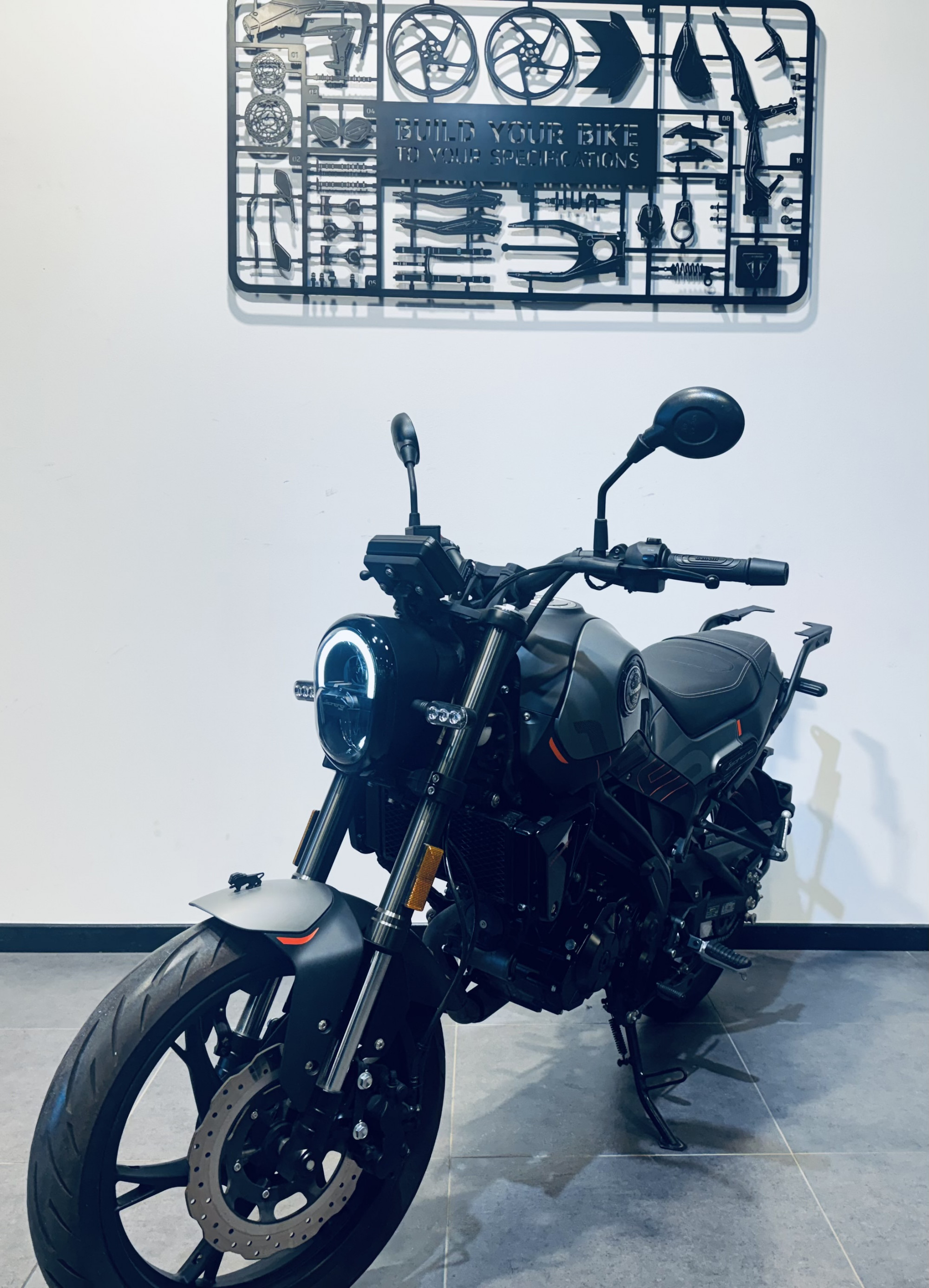 BENELLI LEONCINO 125
