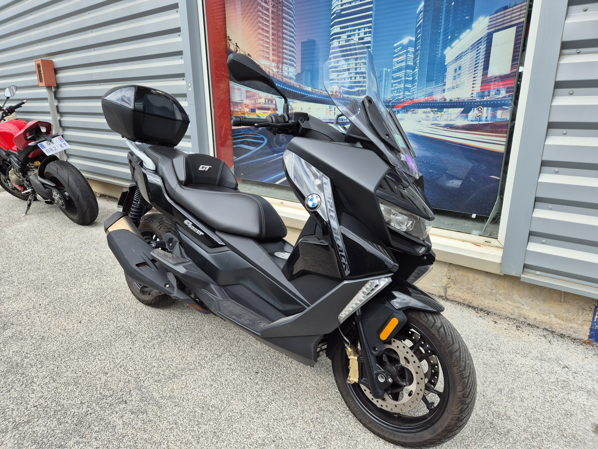 BMW C 400 GT TRIPLE BLACK