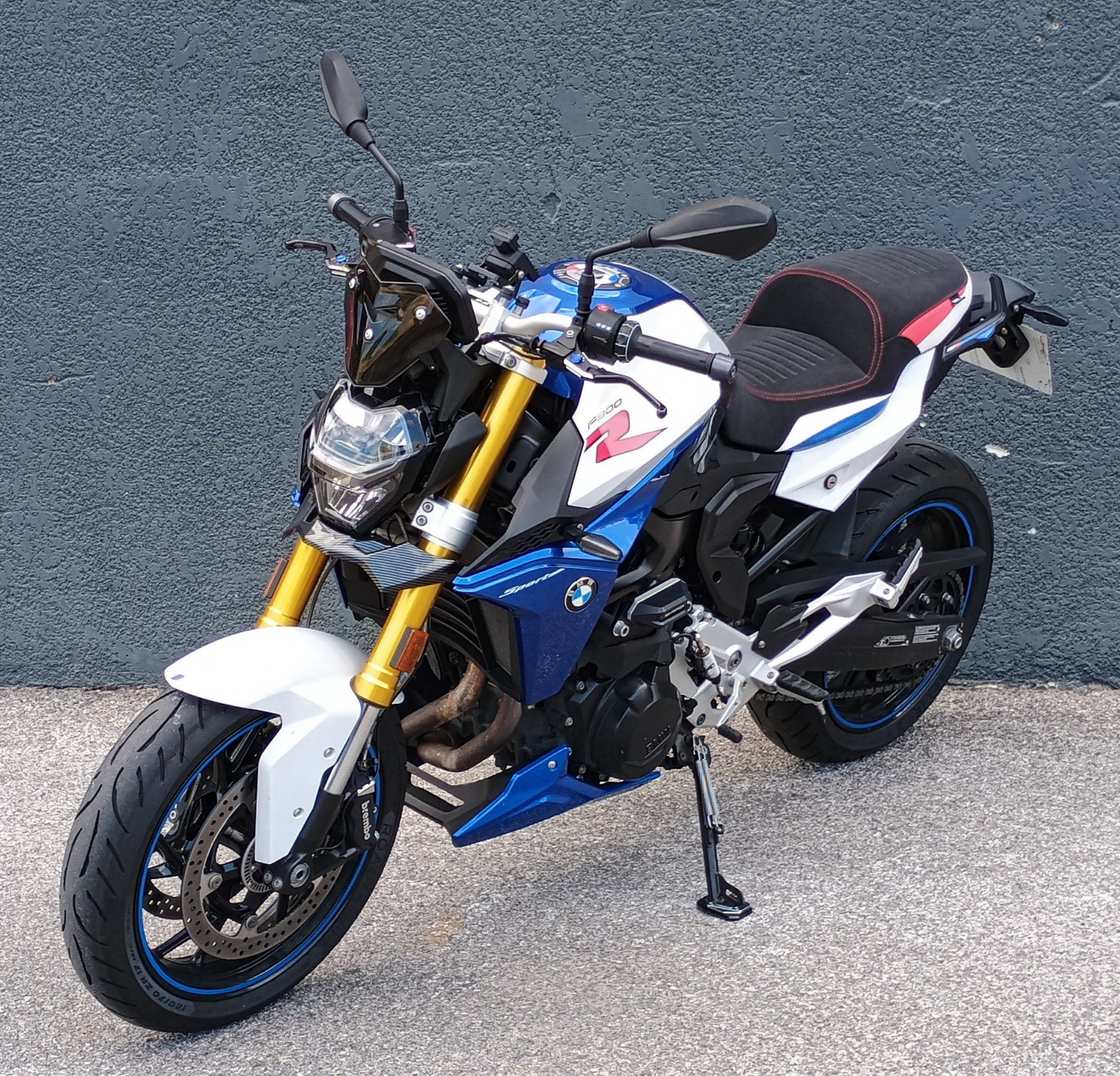 BMW F900 R