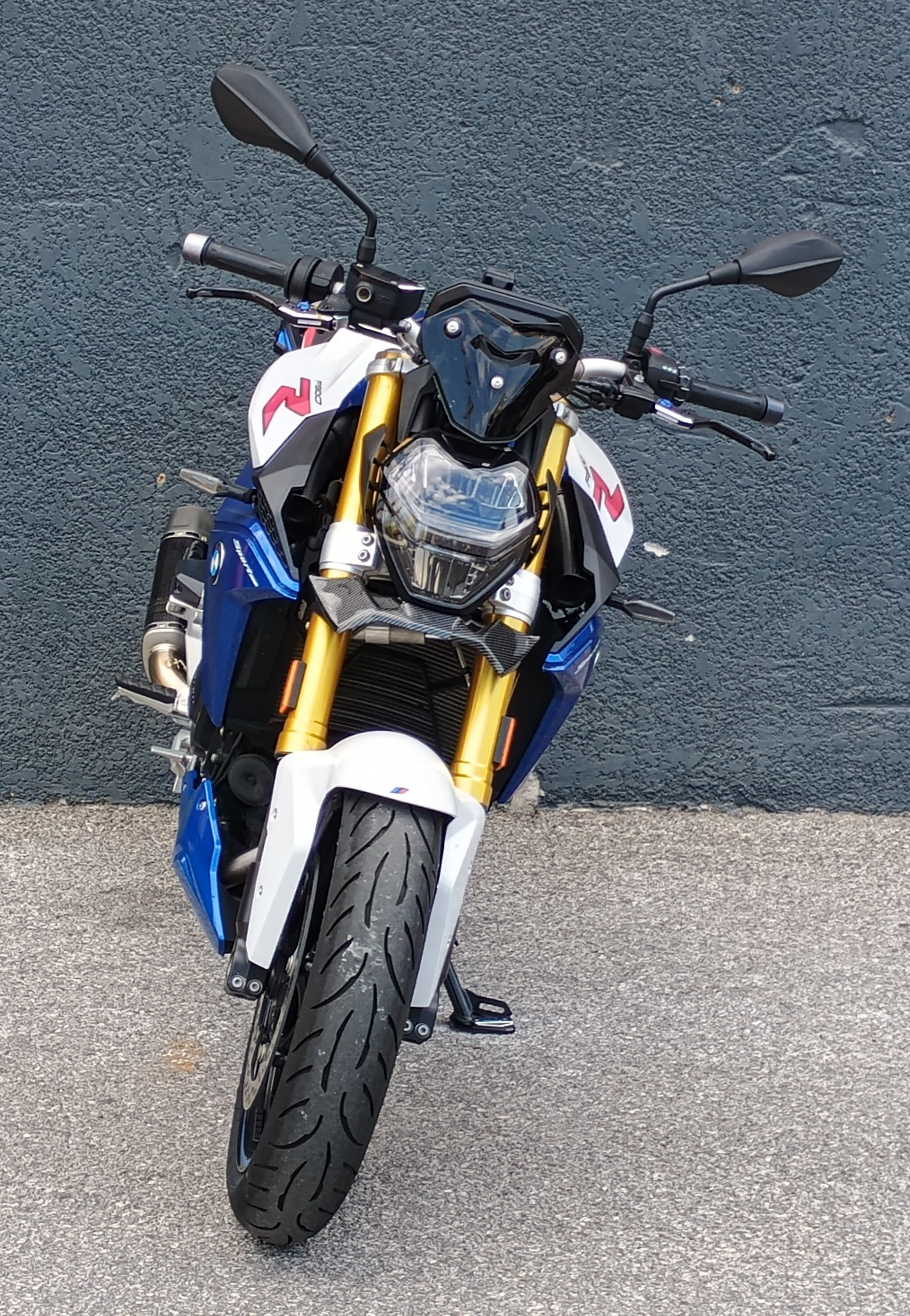 BMW F900 R
