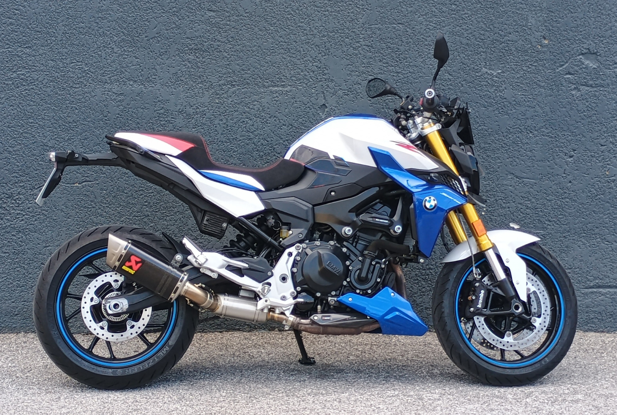 BMW F900 R