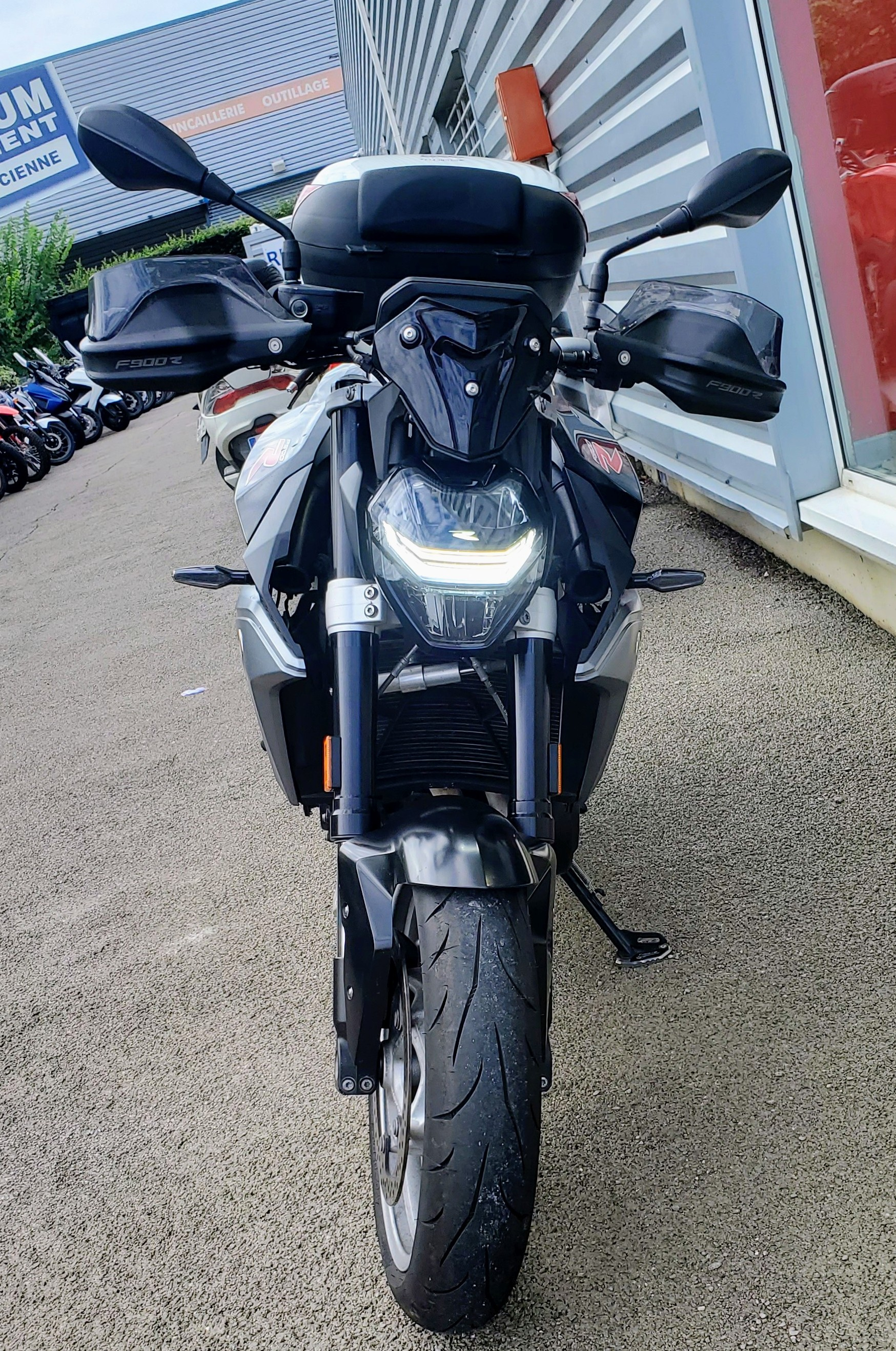 BMW F 900 R