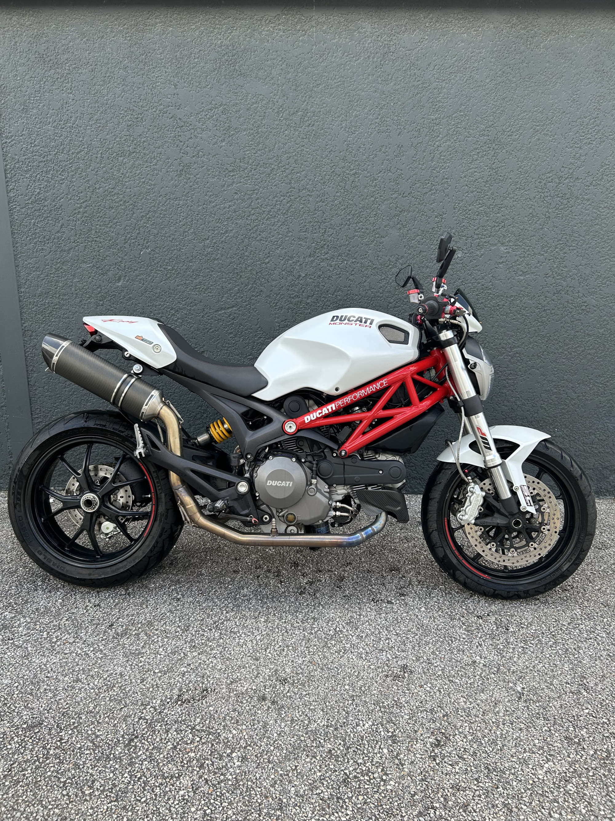 DUCATI 796 MONSTER