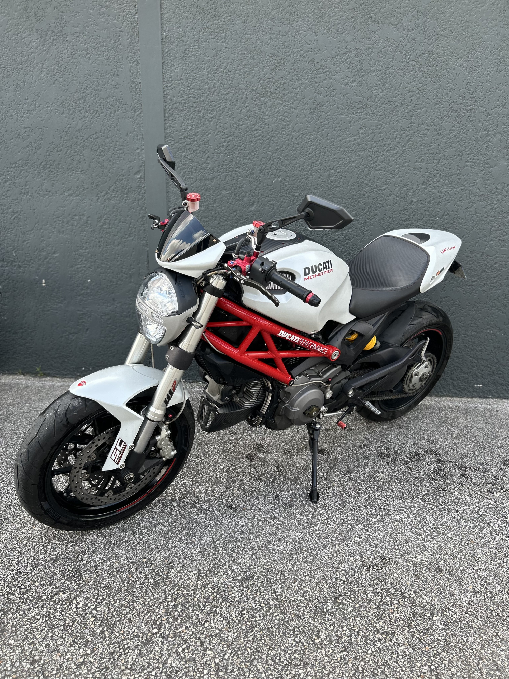 DUCATI 796 MONSTER