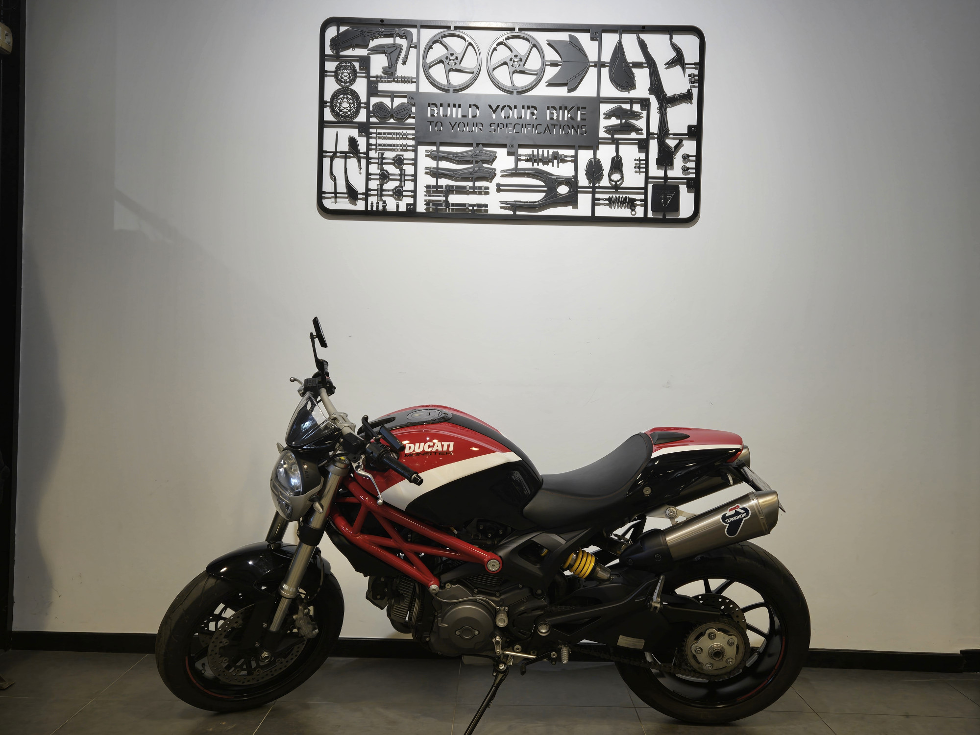 DUCATI 796 MONSTER