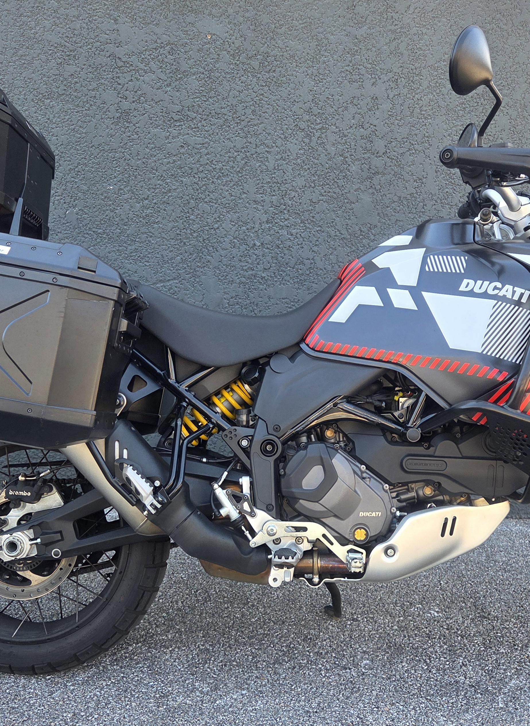 DUCATI DESERTX GREY SATURN GREY GP18