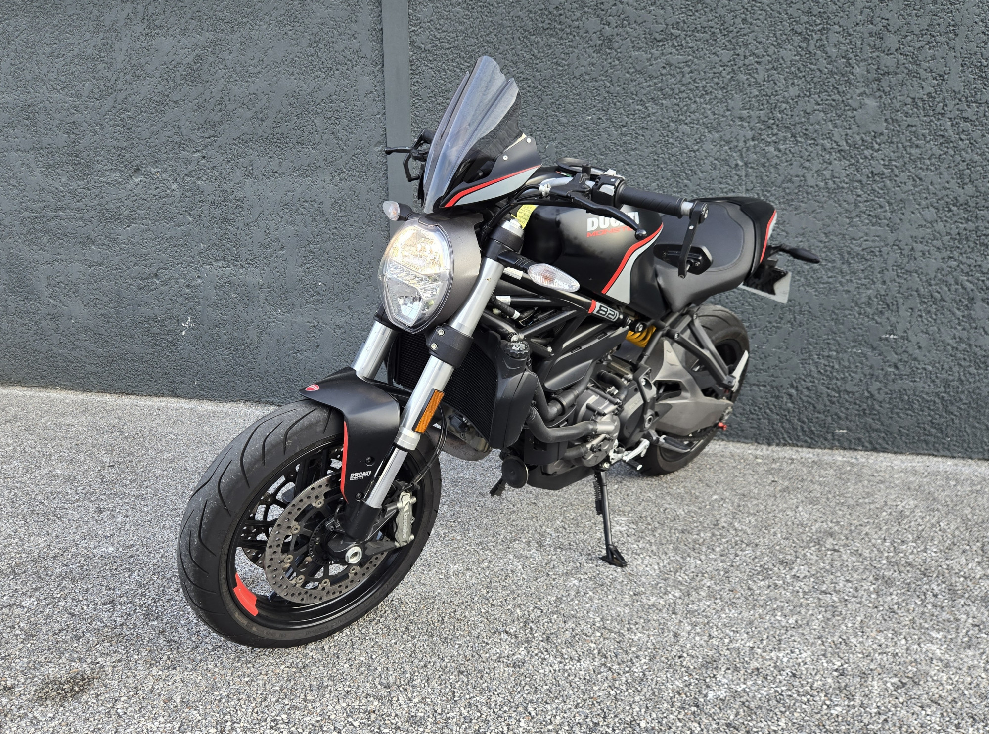 DUCATI MONSTER 821