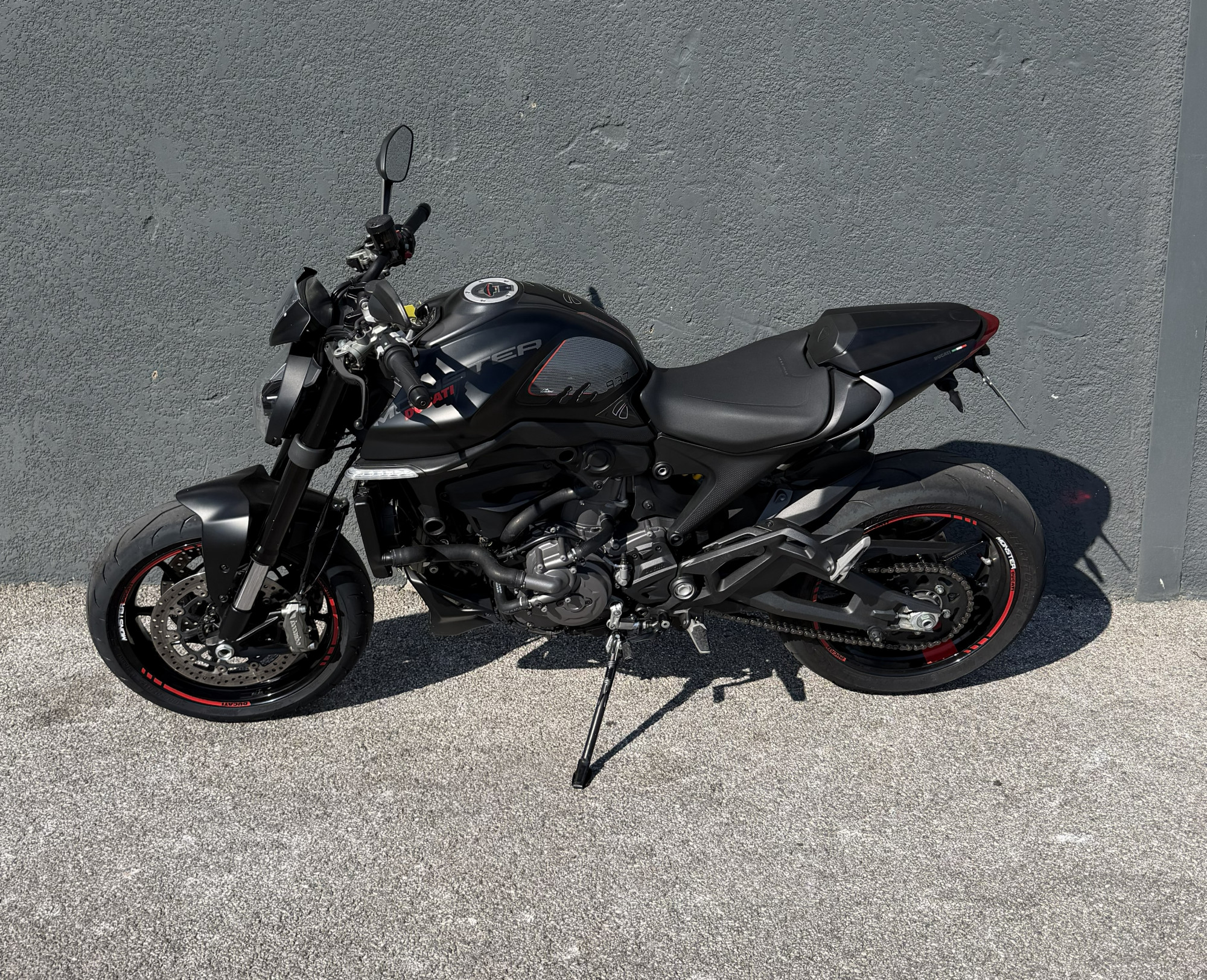 DUCATI MONSTER +