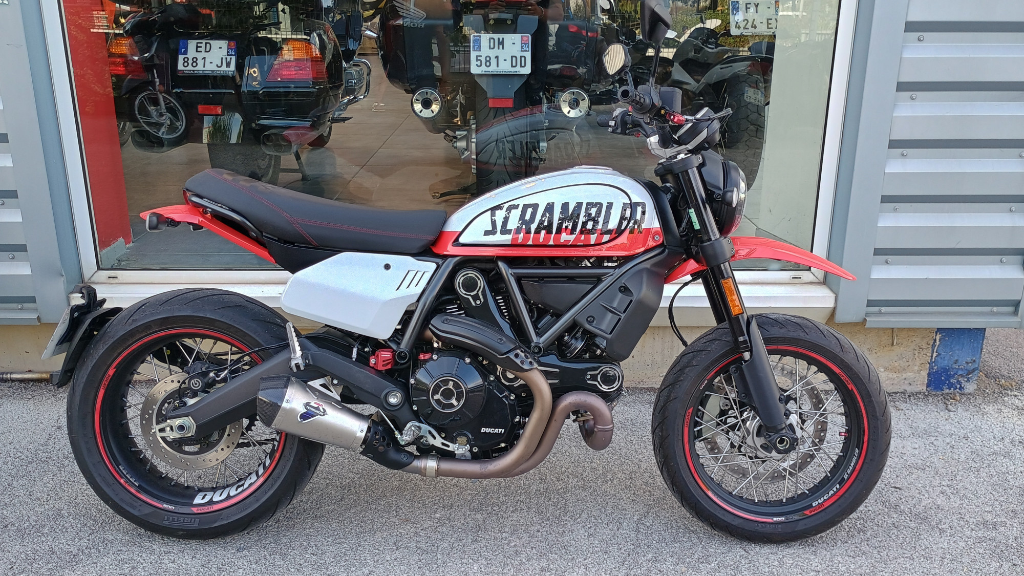 DUCATI SCRAMBLER 800 FLAT TRACK PRO