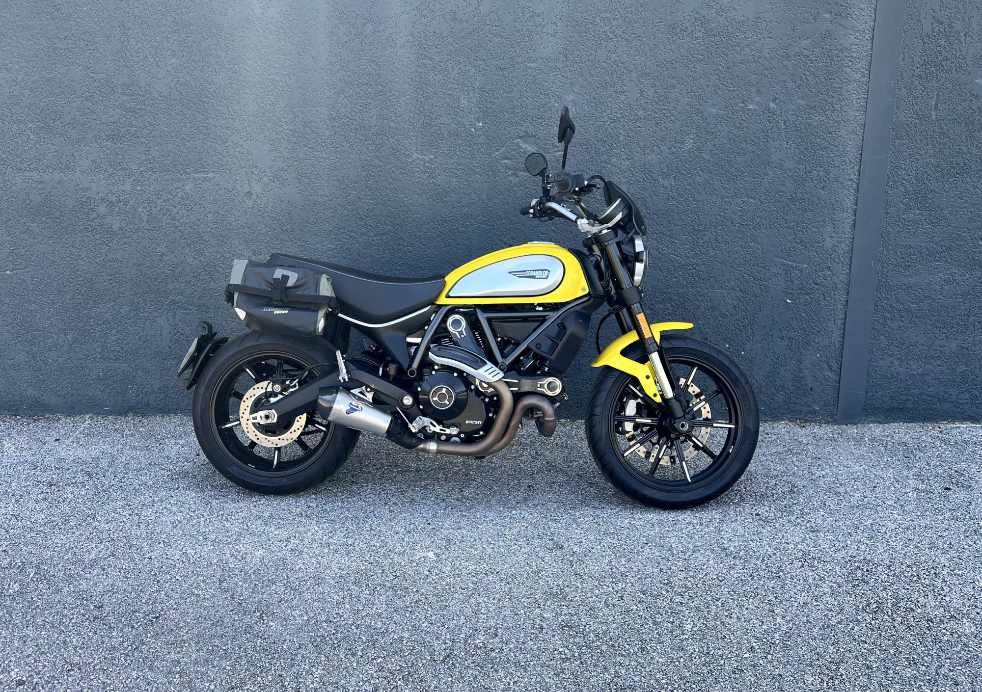 DUCATI SCRAMBLER