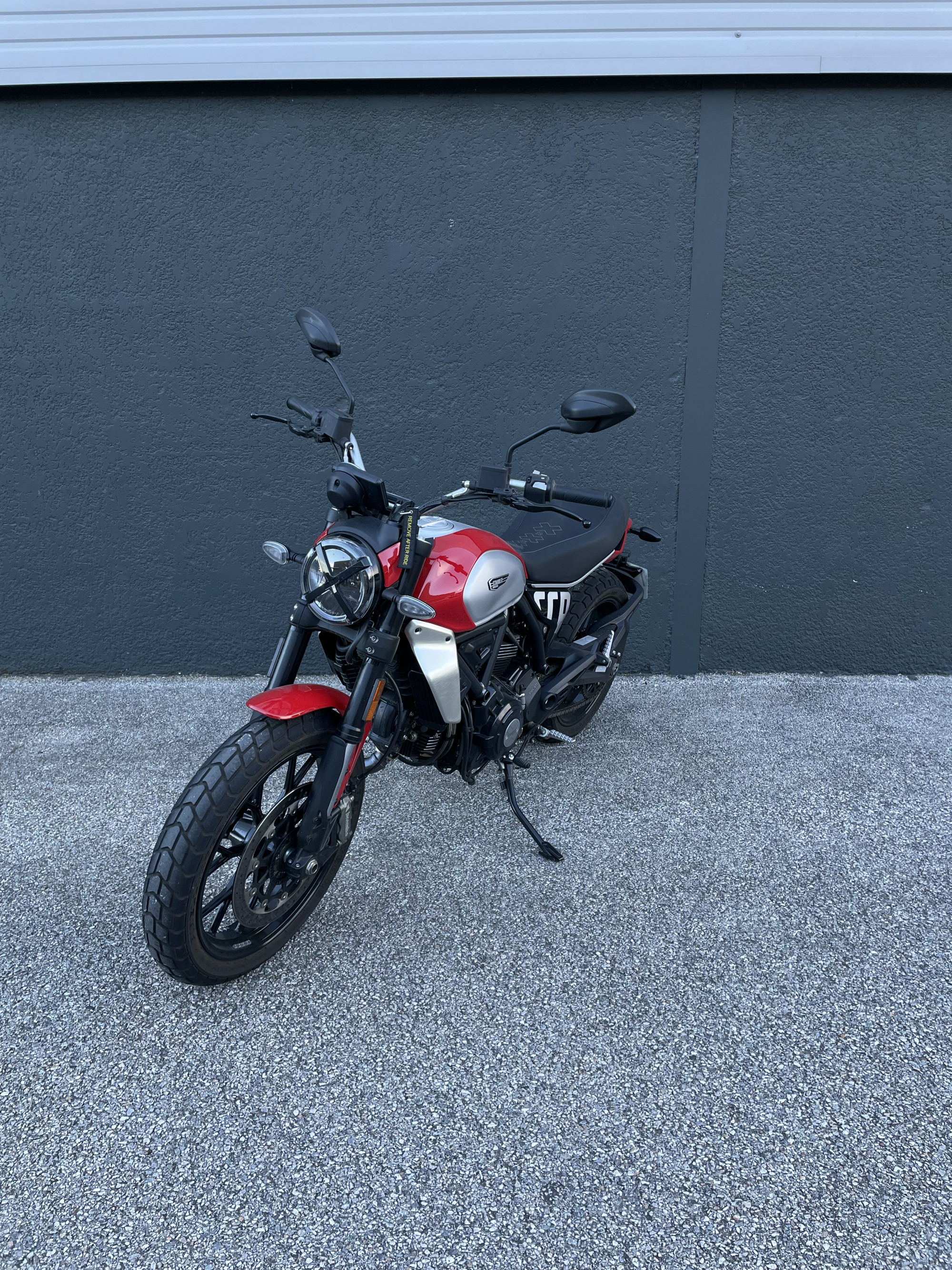 DUCATI SCRAMBLER ICON