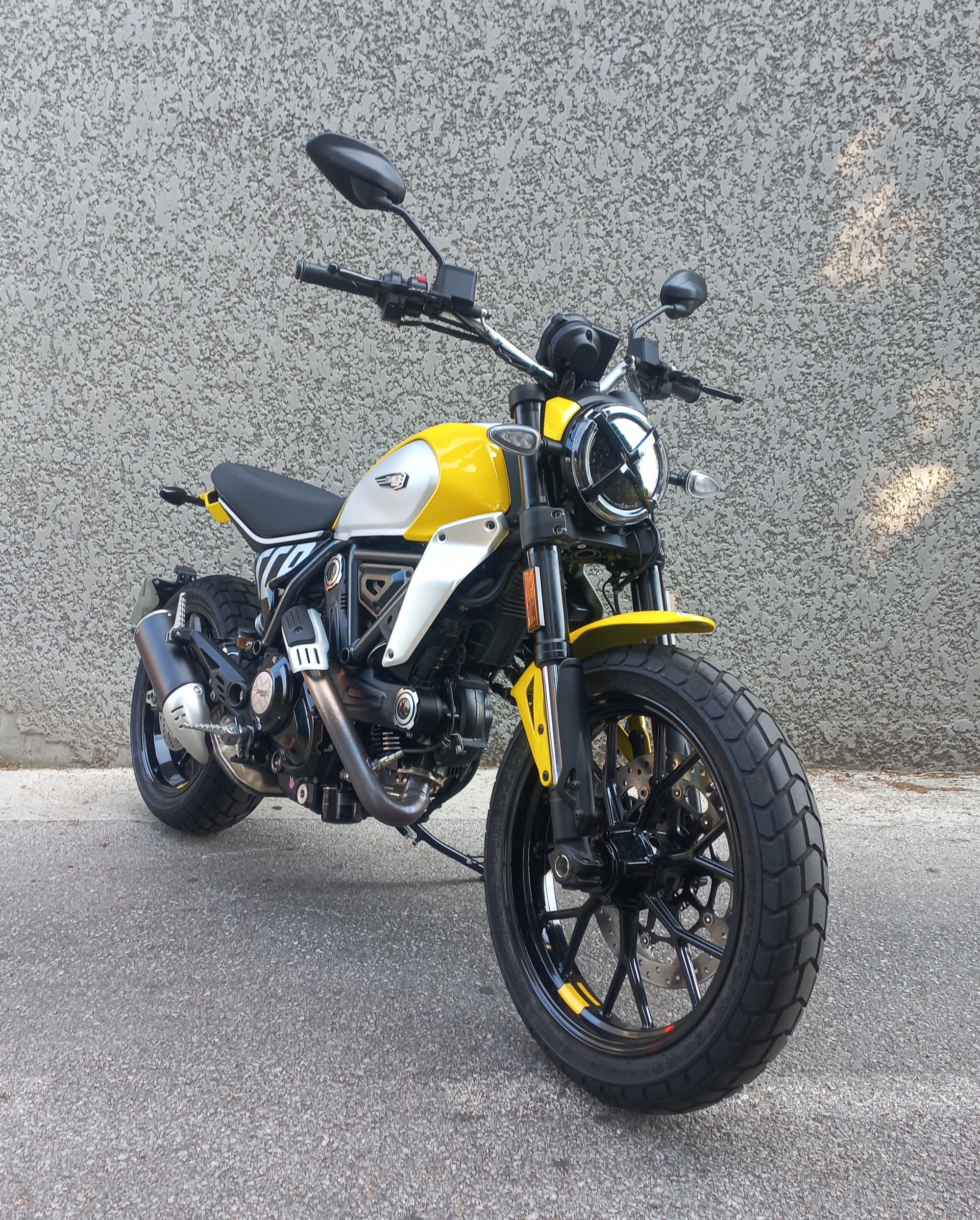 DUCATI SCRAMBLER ICON