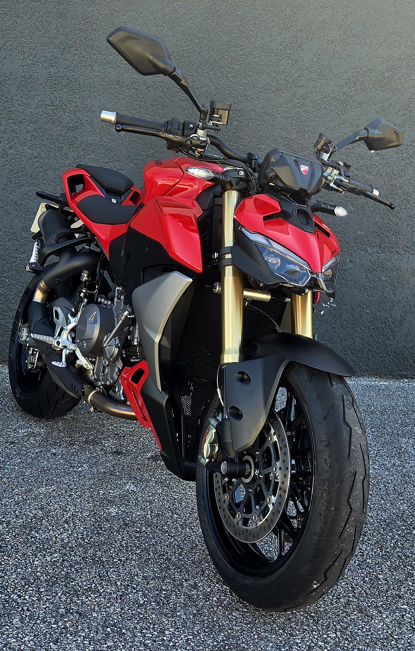 DUCATI STREETFIGHTER V2
