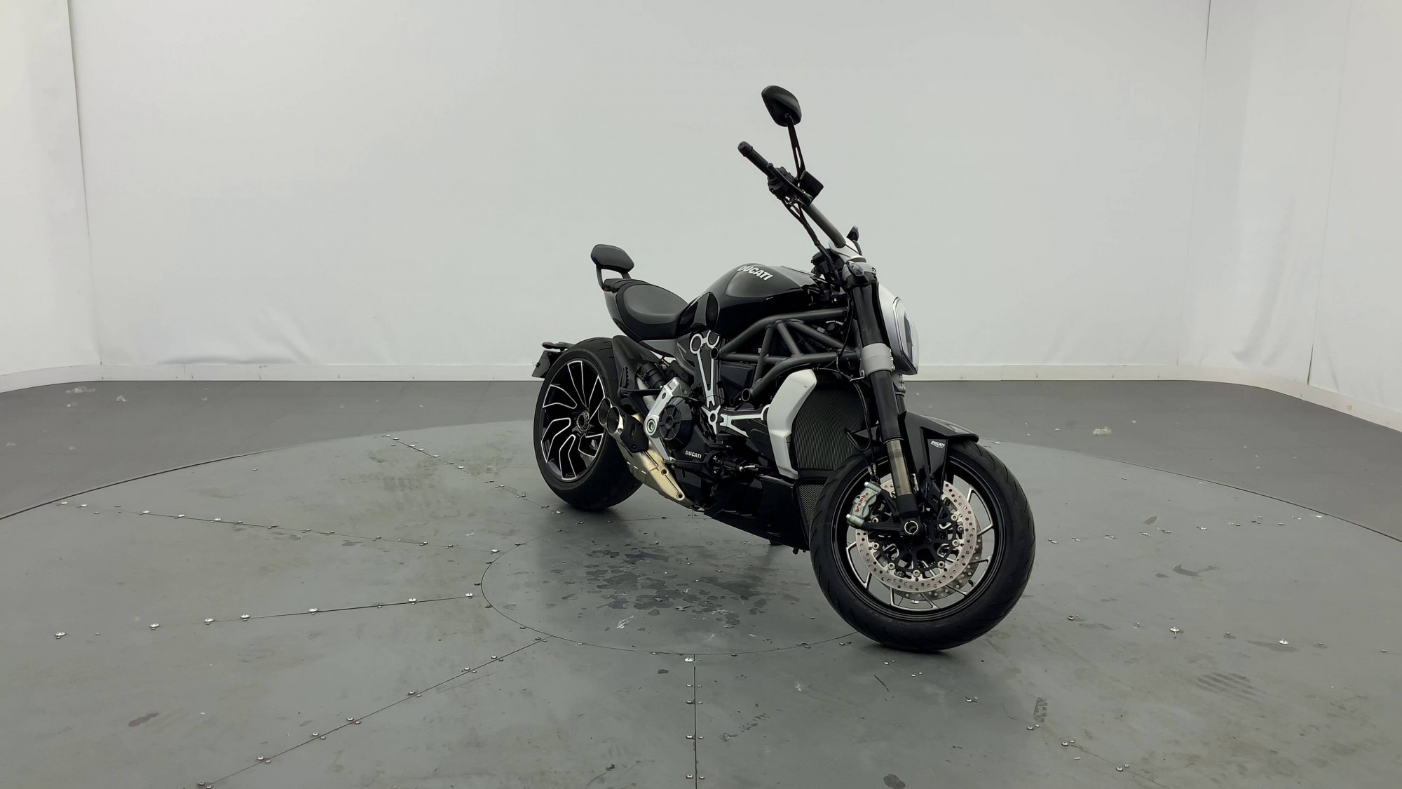 DUCATI X DIAVEL S 6 600KM