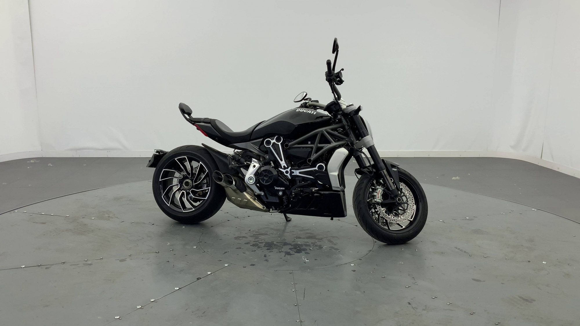 DUCATI X DIAVEL S 6 600KM
