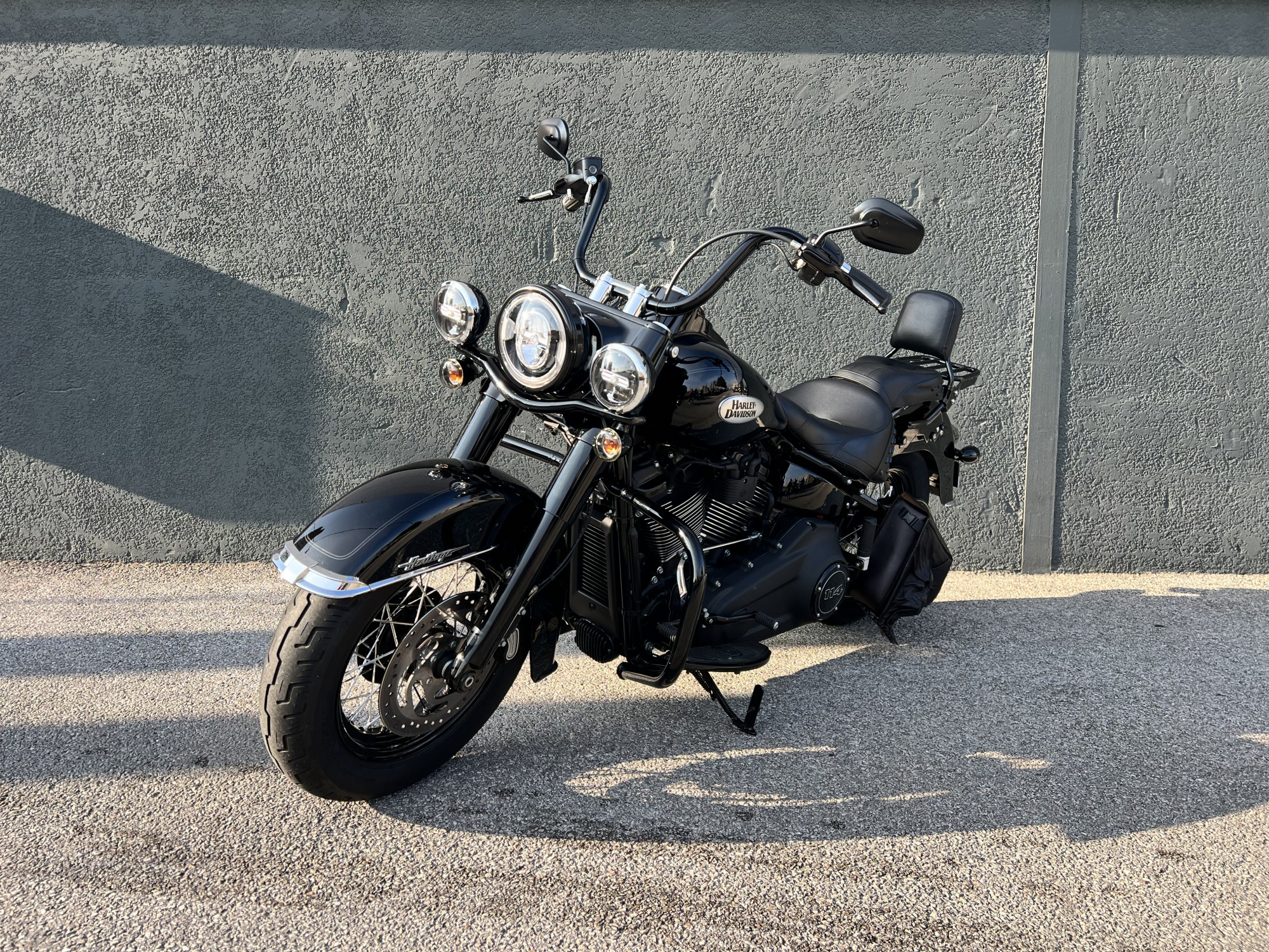 HARLEY-DAVIDSON SOFTAIL HERITAGE 1868 CLASSIC
