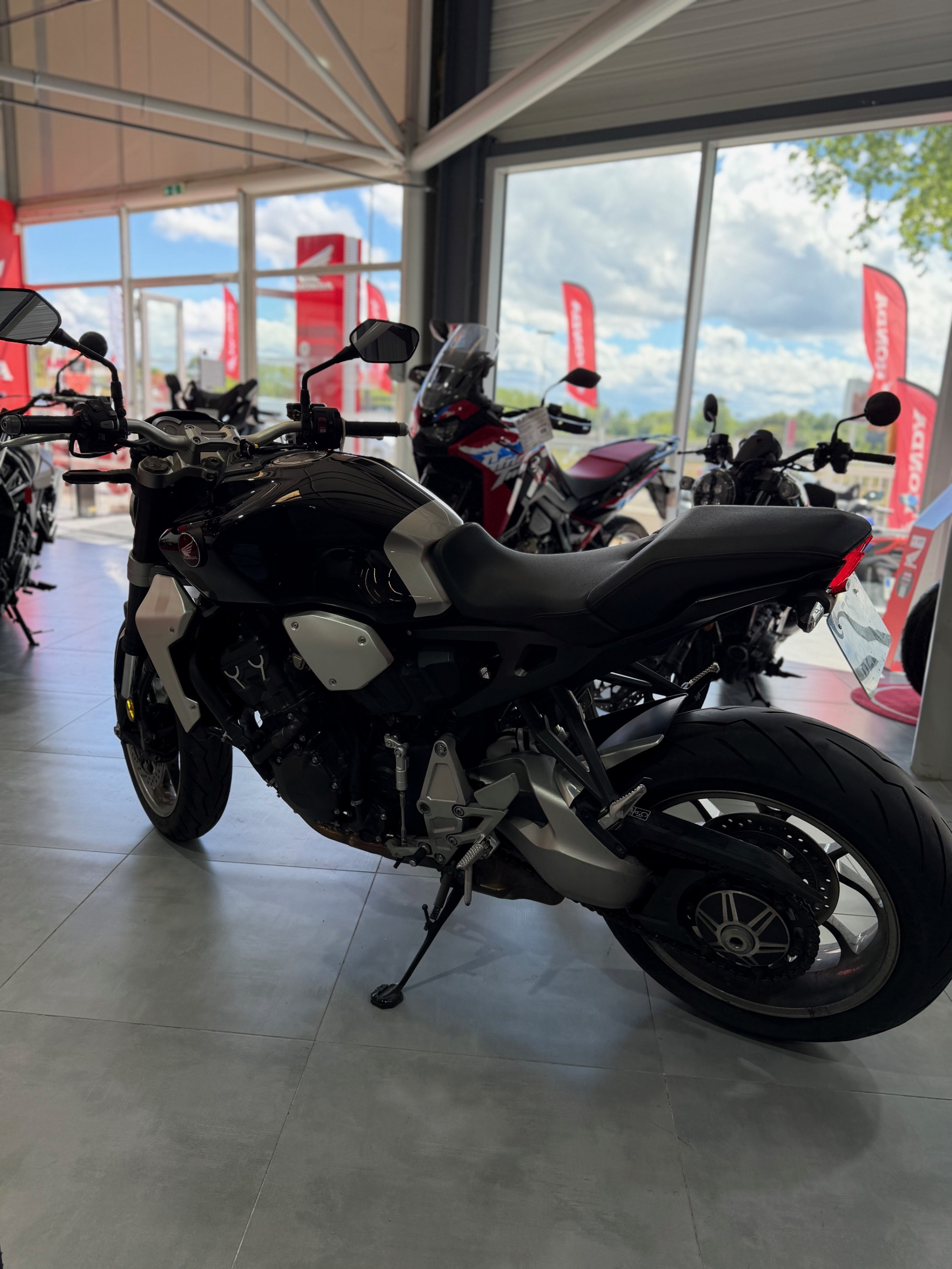 HONDA CB 1000 R